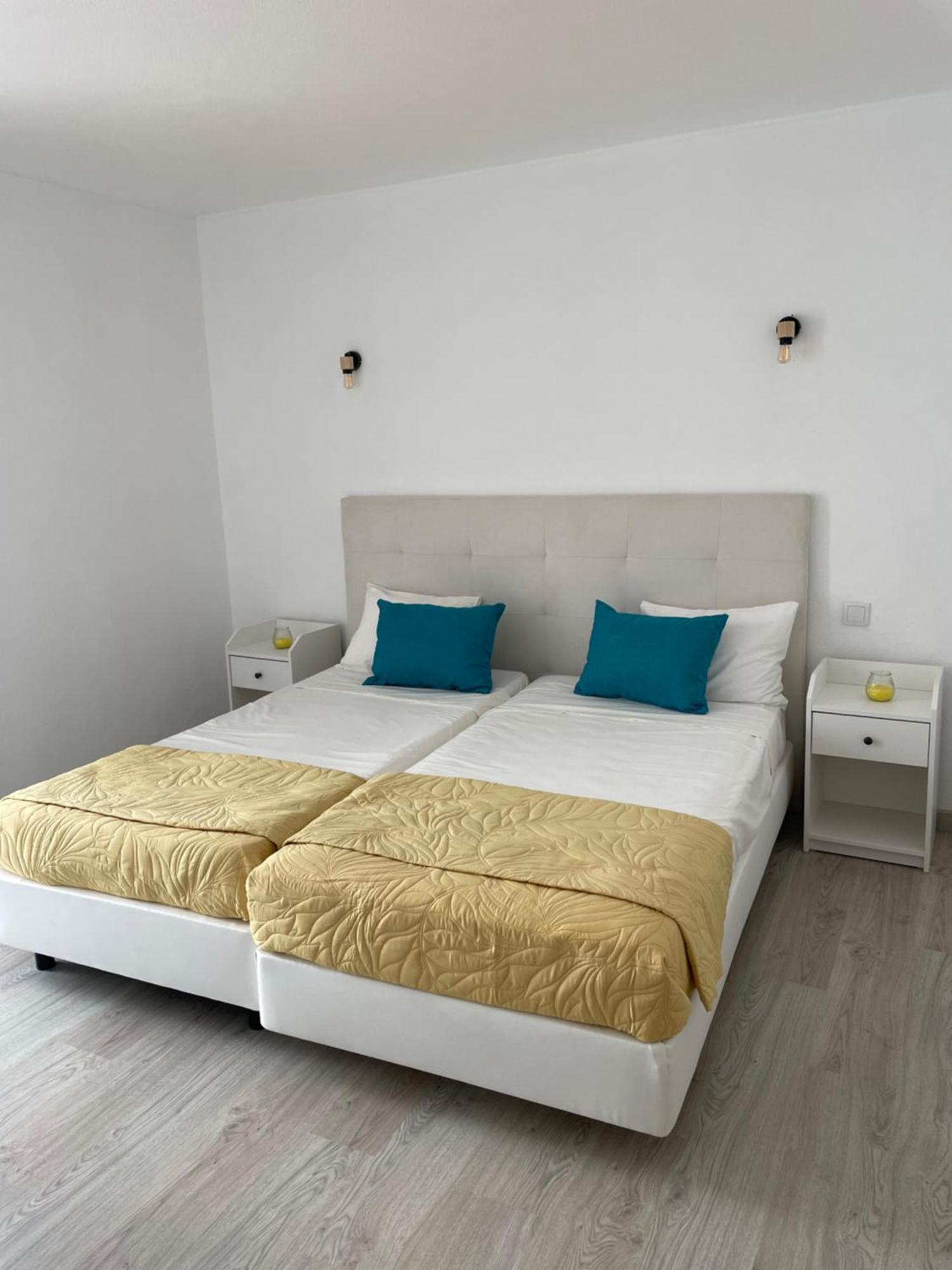 New! Apartment 50 Meters From The Beach Карвоейру Экстерьер фото
