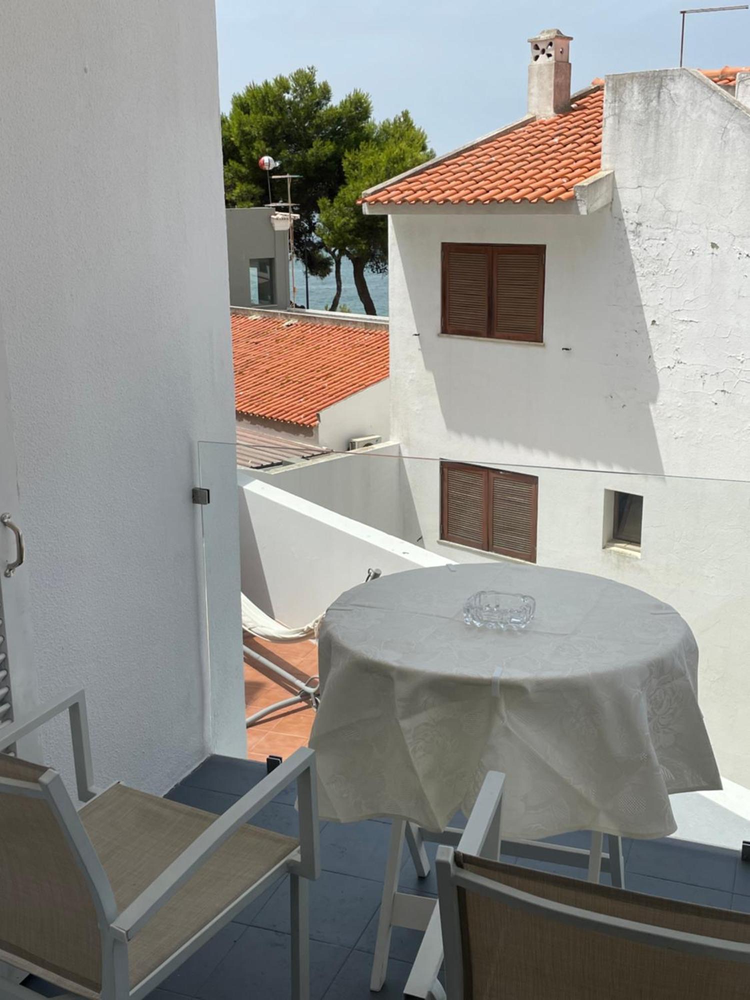 New! Apartment 50 Meters From The Beach Карвоейру Экстерьер фото
